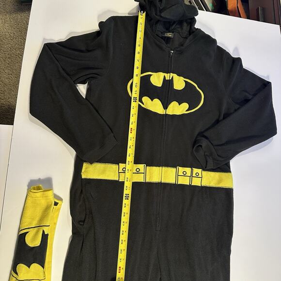 Batman Costume w/ Cape Footless Mens Fleece Pajamas Suit Medium - Picture 4 of 11